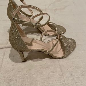 Nine West size 8 Gold Heels BRAND NEW!